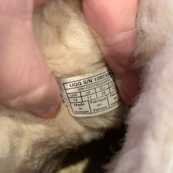 Kids size 12 Uggs - Picture 7 of 8